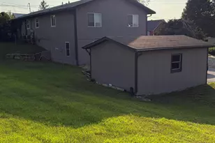 411 E Sycamore St, Elizabeth, IL 61028 - Photo 23