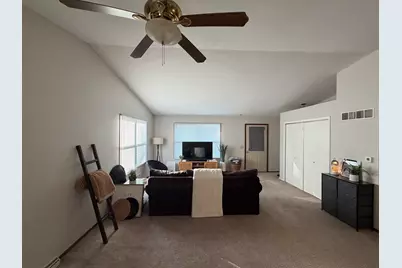 411 E Sycamore Street, Elizabeth, IL 61028 - Photo 3