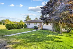 1659 Larchmont Rd, Davis, IL 61019 - Photo 1