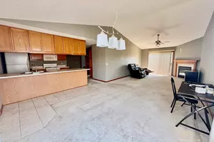 8000 Primrose Pl, Poplar Grove, IL 61065 - Photo 7