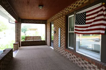 812 S Locust Avenue, Freeport, IL 61032 - Photo 5