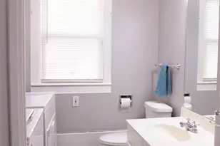 812 S Locust Ave, Freeport, IL 61032 - Photo 15