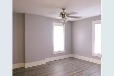 812 S Locust Avenue, Freeport, IL 61032 - Photo 19