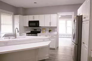 812 S Locust Ave, Freeport, IL 61032 - Photo 13