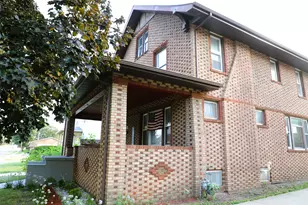 812 S Locust Ave, Freeport, IL 61032 - Photo 3
