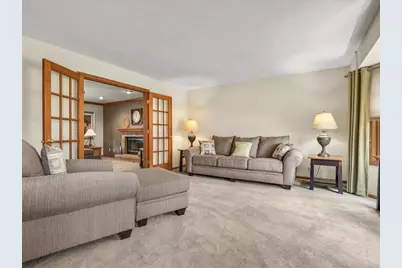 8647 Oakwood Glen Drive, Rockford, IL 61108 - Photo 9