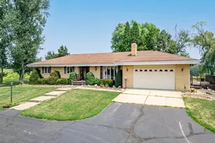 8251 N Quail Ridge Rd, Leaf River, IL 61047 - Photo 5