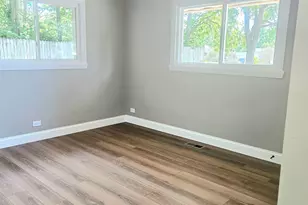 421 E Main St, Rockton, IL 61072 - Photo 9