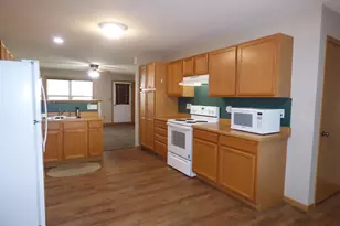 729 Meadow Ridge Ln, Lena, IL 61048 - Photo 5