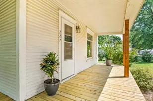 227 South St, Franklin Grove, IL 61031 - Photo 3