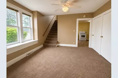 1207 W American Street, Freeport, IL 61032 - Photo 9