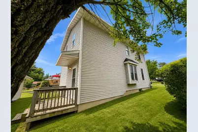 1207 W American Street, Freeport, IL 61032 - Photo 5