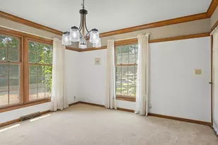 1301 Albany Ln, Rockford, IL 61107 - Photo 9