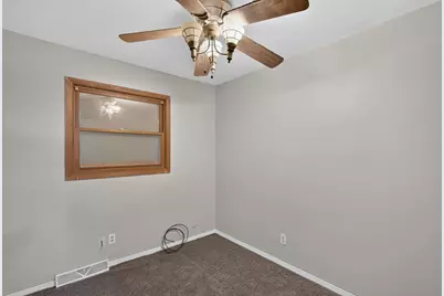 523 Chisholm Trail, Rockford, IL 61101 - Photo 17