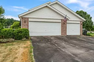 691 Stonemint Dr, Roscoe, IL 61073 - Photo 3