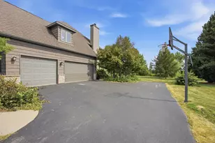 3349 Carbineer Dr, Belvidere, IL 61008 - Photo 39
