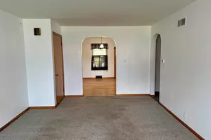 408 N Maple Ave, Forreston, IL 61030 - Photo 5