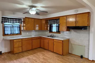 408 N Maple Ave, Forreston, IL 61030 - Photo 7