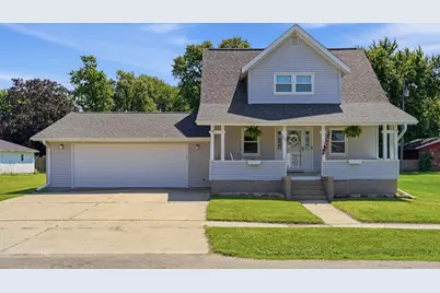 107 S 5th Avenue, Forreston, IL 61030 - Photo 1