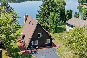 100 Candlewick Dr, Poplar Grove, IL 61065 - Photo 1
