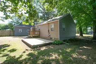 220 Shoreland Rd, Machesney Park, IL 61115 - Photo 5