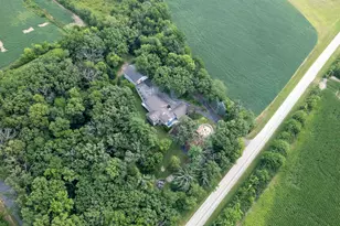 916 W Town Line Rd, Leaf River, IL 61047 - Photo 3
