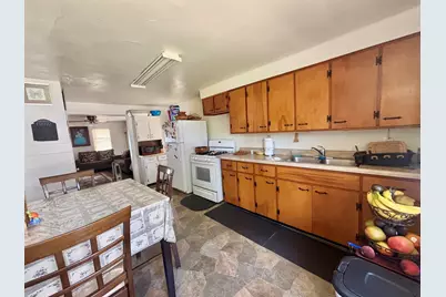 524 W Harrison Street, Belvidere, IL 61008 - Photo 11