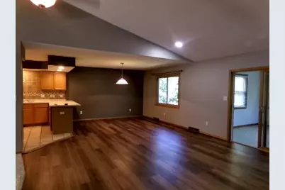 2080 Cherokee Ct., Freeport, IL 61032 - Photo 5