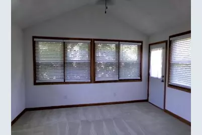 2080 Cherokee Ct., Freeport, IL 61032 - Photo 9