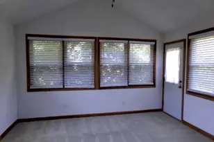 2080 Cherokee Ct, Freeport, IL 61032 - Photo 9
