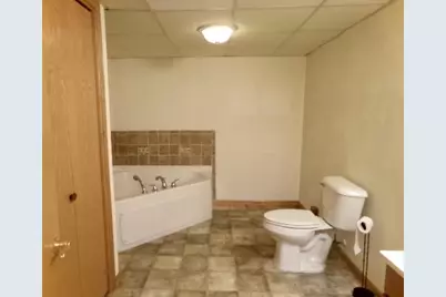2080 Cherokee Ct., Freeport, IL 61032 - Photo 25