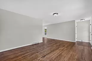 1904 Beckett Pl, Rockford, IL 61108 - Photo 5