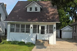 1325 S High Ave, Freeport, IL 61032 - Photo 3