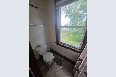 1325 S High Avenue, Freeport, IL 61032 - Photo 7