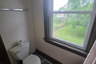 1325 S High Ave, Freeport, IL 61032 - Photo 7