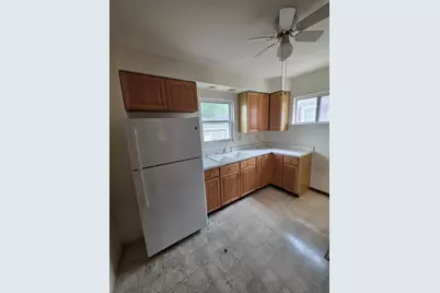 1325 S High Avenue, Freeport, IL 61032 - Photo 9