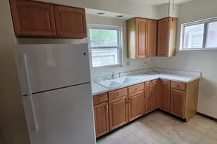 1325 S High Ave, Freeport, IL 61032 - Photo 9