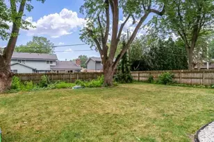 823 Pine Valley Dr, Rockford, IL 61107 - Photo 9