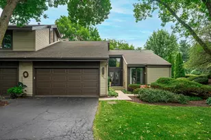 5343 Winding Creek Dr, Rockford, IL 61114 - Photo 1
