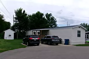 2705 St Vincents Ave, Lasalle, IL 61301 - Photo 1