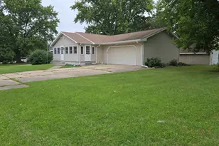 2722 Bavarian Ln, Rockford, IL 61109 - Photo 1