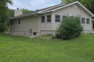 2722 Bavarian Ln, Rockford, IL 61109 - Photo 3