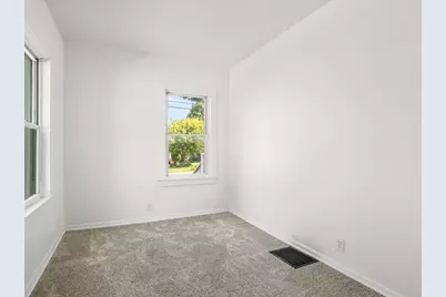655 West Clark Street, Freeport, IL 61046 - Photo 19