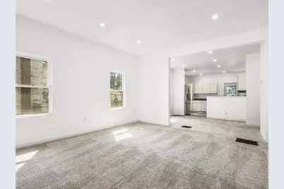 655 West Clark Street, Freeport, IL 61046 - Photo 9