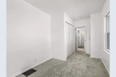 655 West Clark Street, Freeport, IL 61046 - Photo 21