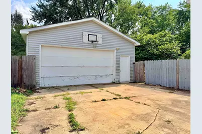 1111 Evans Avenue, Machesney Park, IL 61115 - Photo 9