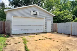 1111 Evans Ave, Machesney Park, IL 61115 - Photo 9