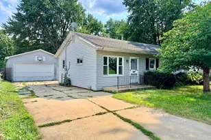 1111 Evans Ave, Machesney Park, IL 61115 - Photo 1
