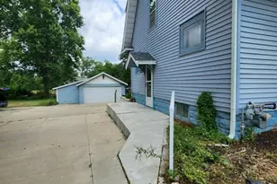 4525 Simpson Rd, Rockford, IL 61102 - Photo 3