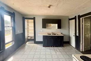 427 9th St, Rockford, IL 61104 - Photo 9